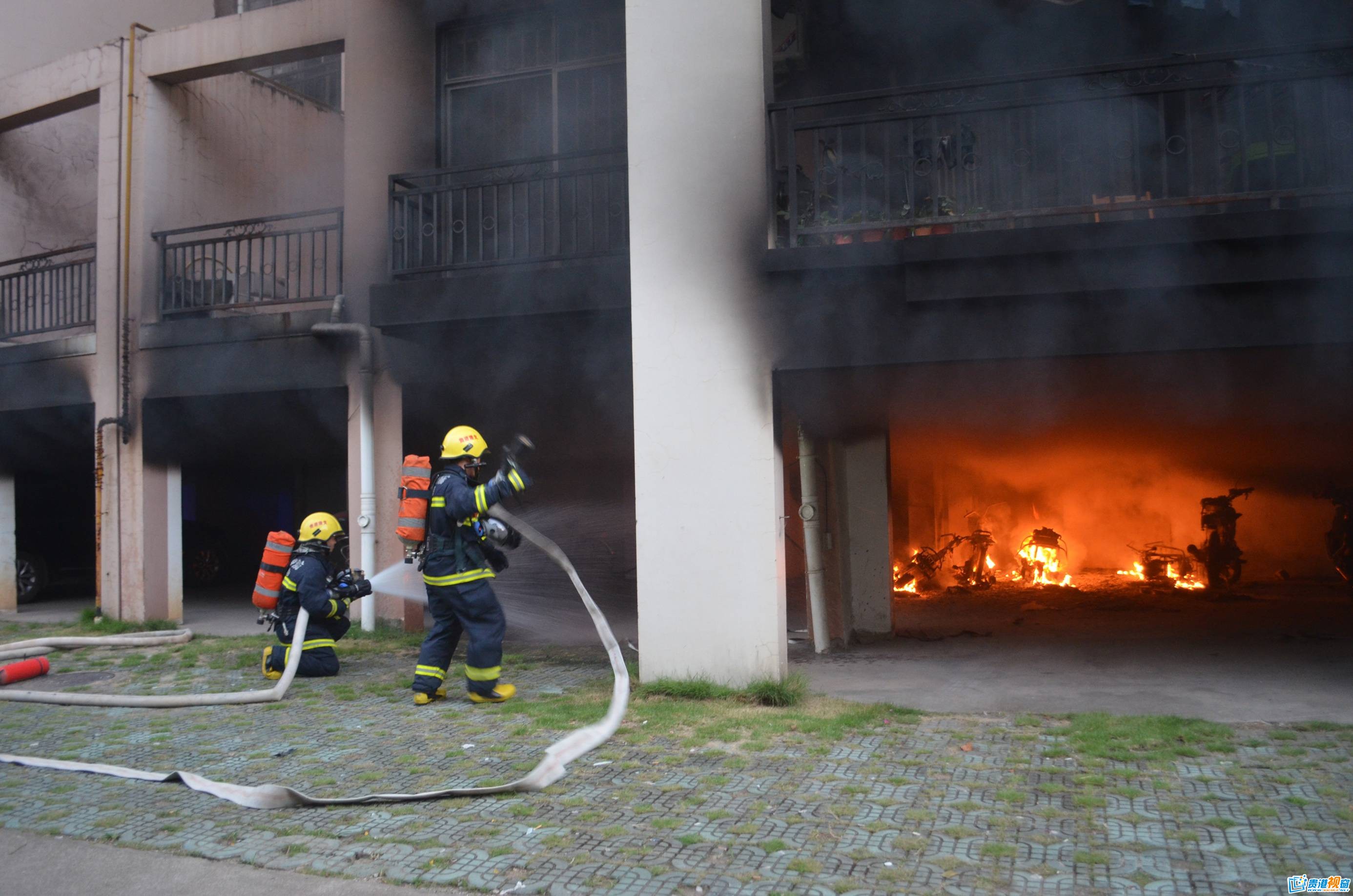 都说电动车充电时会爆炸起火用云易充吧你充电我护航